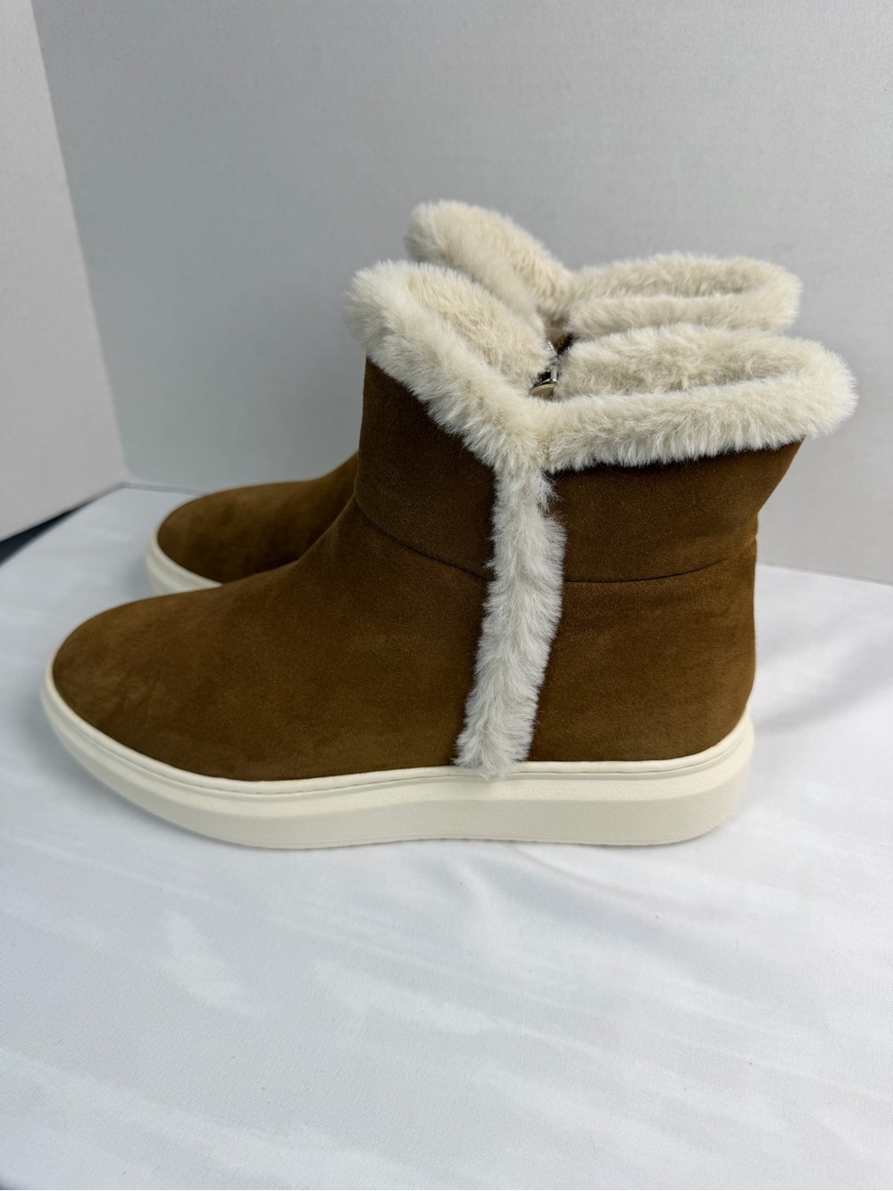 Marc Fisher women’s leather Foggie trimmed booties in Dark Natural 8 EUC - Picture 4 of 16